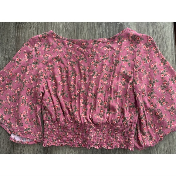 American eagle flounce sleeve floral crop top - Picture 3 of 3